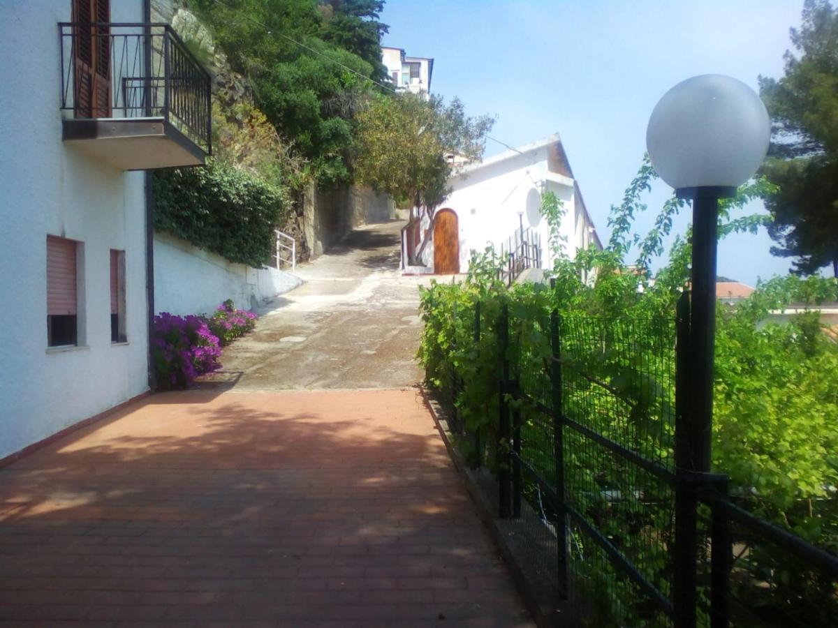 Testa Di Monaco - Basic Beach Accommodations Capo d'Orlando Exterior photo