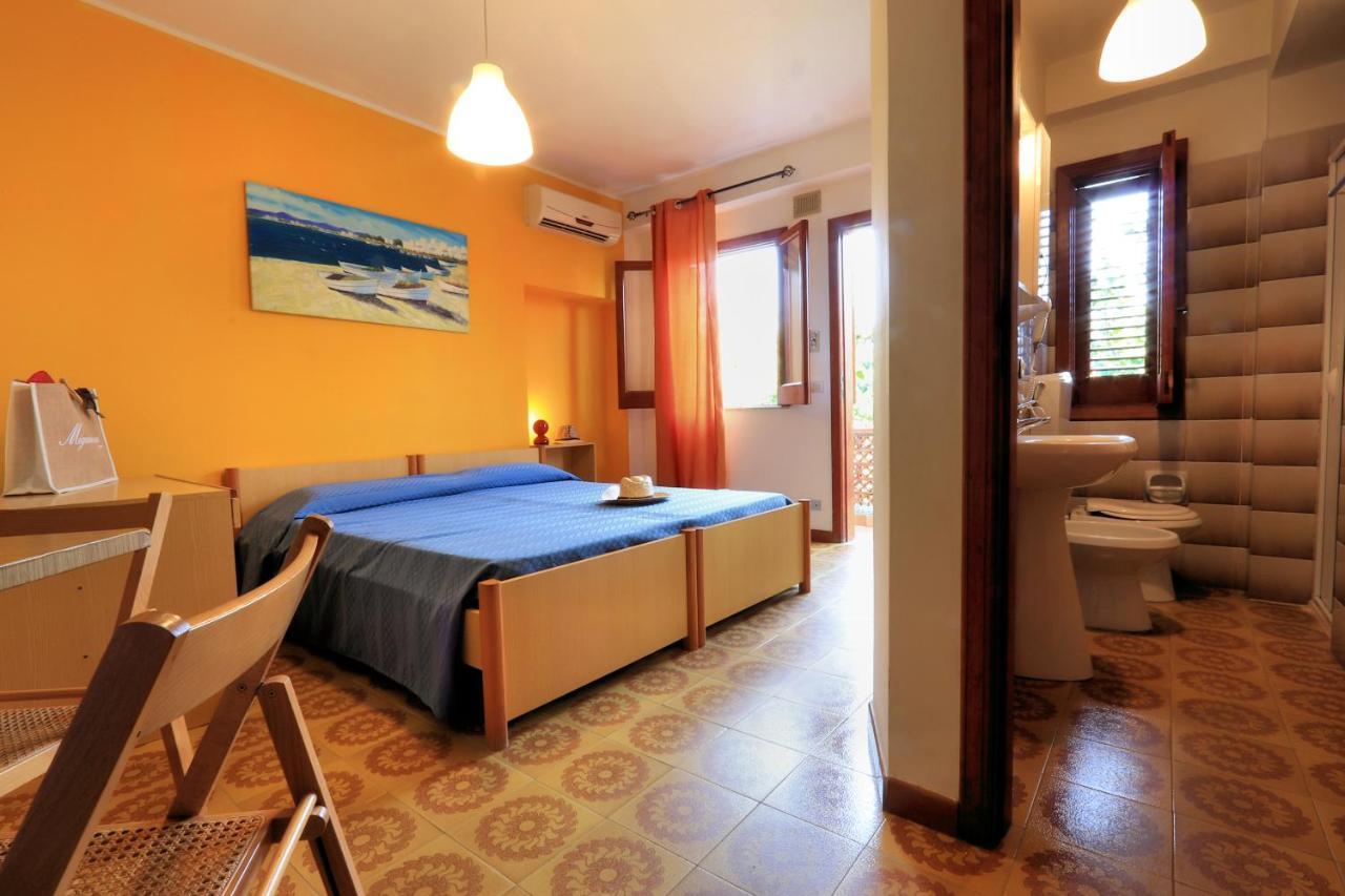 Testa Di Monaco - Basic Beach Accommodations Capo d'Orlando Exterior photo