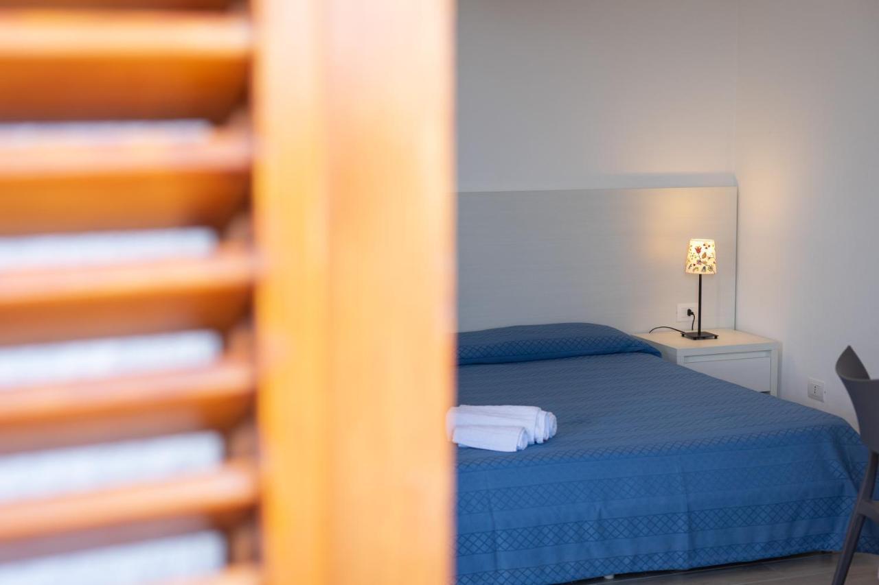 Testa Di Monaco - Basic Beach Accommodations Capo d'Orlando Exterior photo
