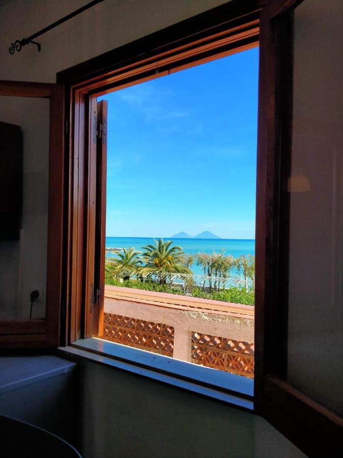 Testa Di Monaco - Basic Beach Accommodations Capo d'Orlando Exterior photo